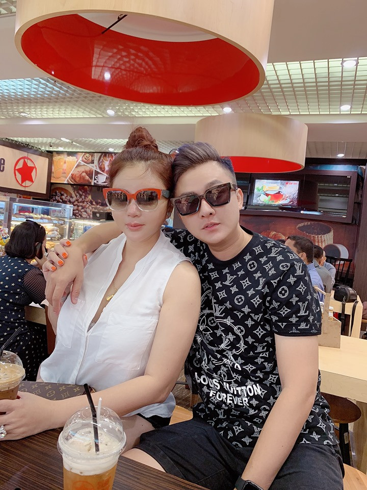 Tuổi tác cận kề ngưỡng 50, nữ diễn viên Việt này vẫn đều đặn "đập mặt xây lại" ảnh 3 Tuổi tác cận kề ngưỡng 50, Lê Giang vẫn đều đặn đập mặt xây lại như cơm bữa-4