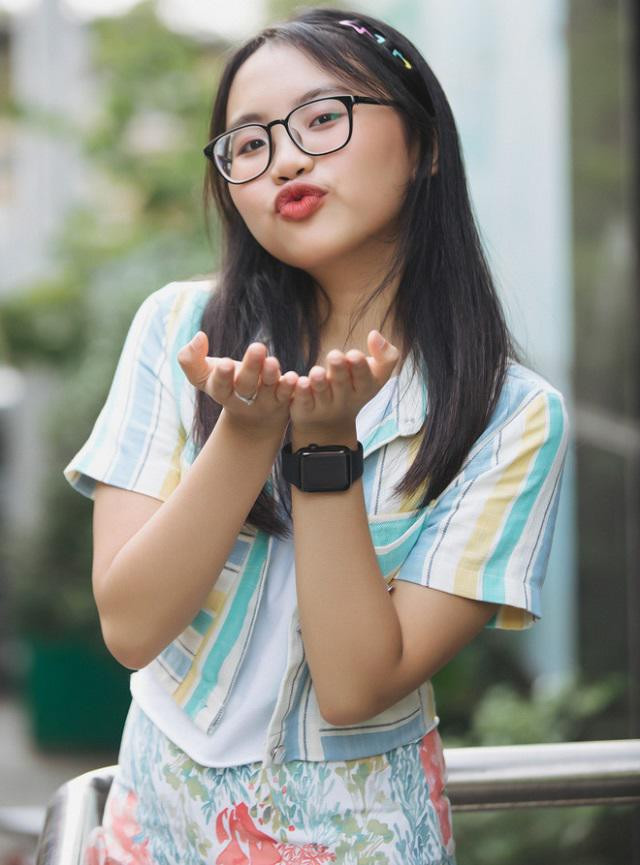 Bị cho là chưa đủ 18 tuổi để giải phẫu thẩm mỹ, Phương Mỹ Chi phản ứng thế nào? ảnh 1 Bị cho là chưa đủ 18 tuổi để giải phẫu thẩm mỹ, Phương Mỹ Chi phản ứng thế nào? ảnh 1