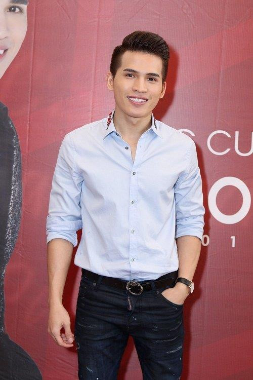 Tranh cãi khi loạt sao nam Việt công khai phẫu thuật thẩm mỹ ảnh 6 Sao nam Việt nhận ý kiến trái chiều khi công khai phẫu thuật thẩm mỹ-6