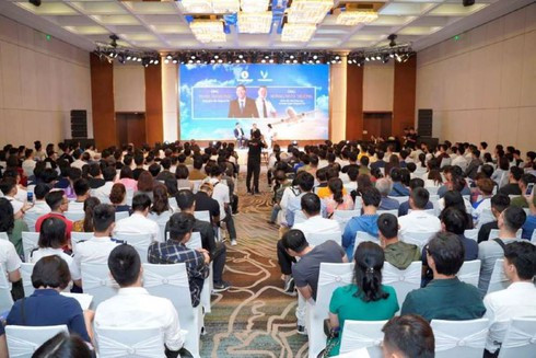 Đông đảo phụ huynh và các bạn trẻ TP.HCM đến tham dự Ngày hội tuyển sinh của Vinpearl Air Đông đảo phụ huynh và các bạn trẻ TP.HCM đến tham dự Ngày hội tuyển sinh của Vinpearl Air