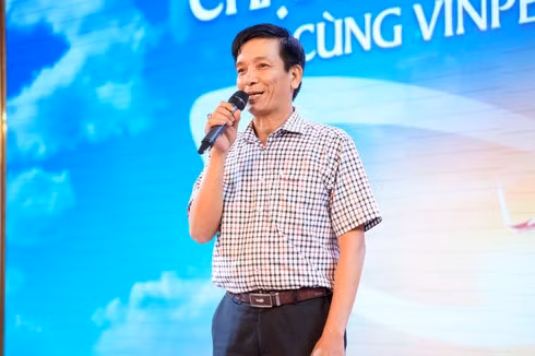 Ông Trần Văn Bình – Phụ huynh có con trai đang làm việc tại Úc quyết định về nước thi tuyển phi công.Ông Trần Văn Bình chia sẻ trong hội thảo