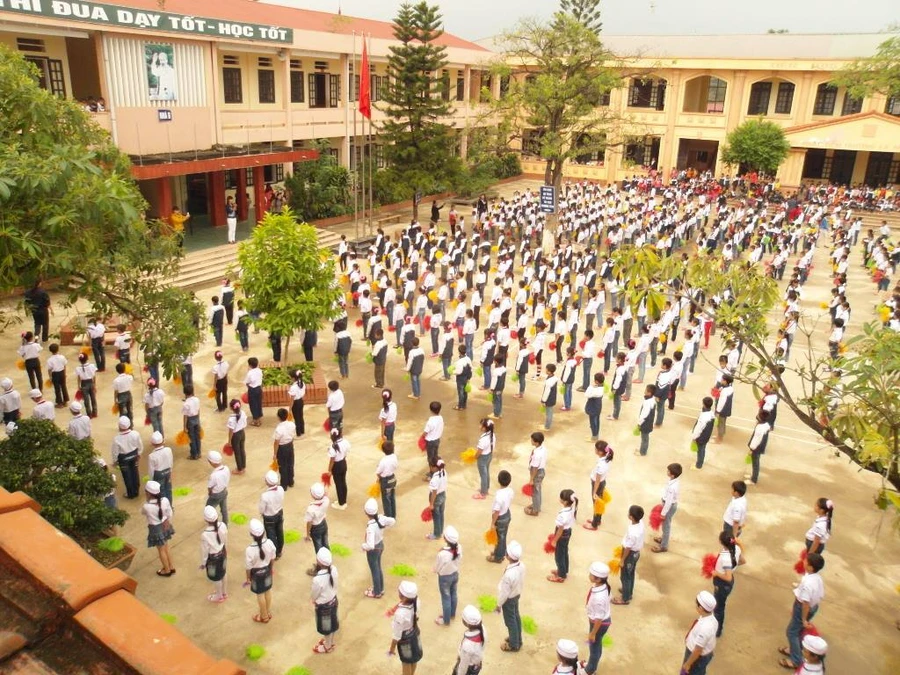 Trường Tiểu học Vật Lại có quy mô học sinh lớn nhưng lại thiếu giáo viên trong năm học 2019 - 2020