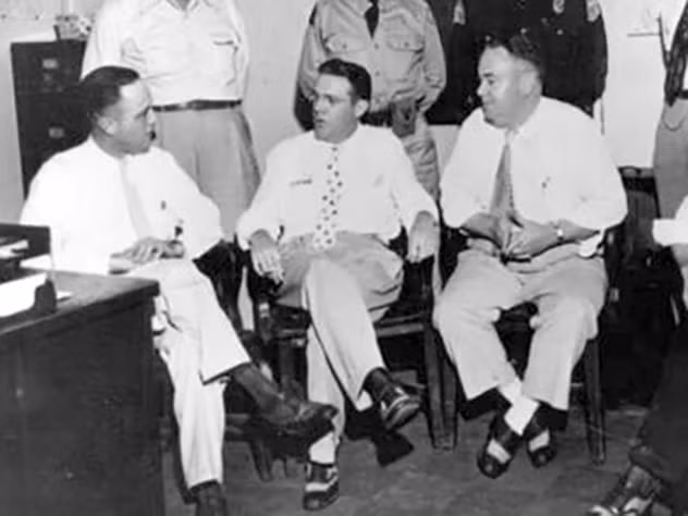 Alabama đã phải tuyên bố thiết quân luật sau khi người kế vị của Tổng chưởng lý bị sát hại