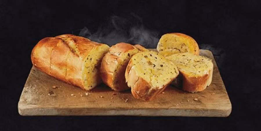 Chỉ ngồi và ăn bánh mì, đút túi nửa triệu đồng mỗi giờ