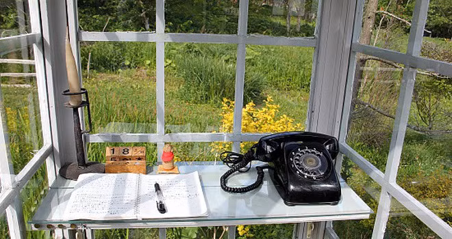 Sự thật bất ngờ về chiếc điện thoại dùng để “liên lạc” với người đã khuất 