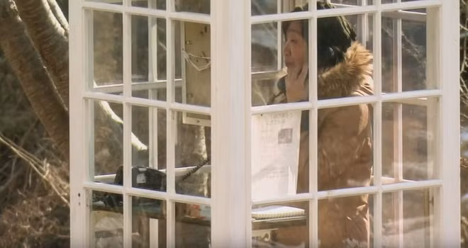 Sự thật bất ngờ về chiếc điện thoại dùng để liên lạc với người đã khuất - Ảnh 3.