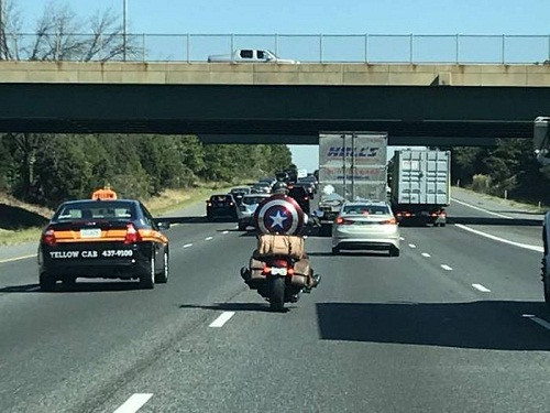 Siêu anh hùng xuống phố. 10-anh-hai-hot-nhat-facebook-trong-ngay-6