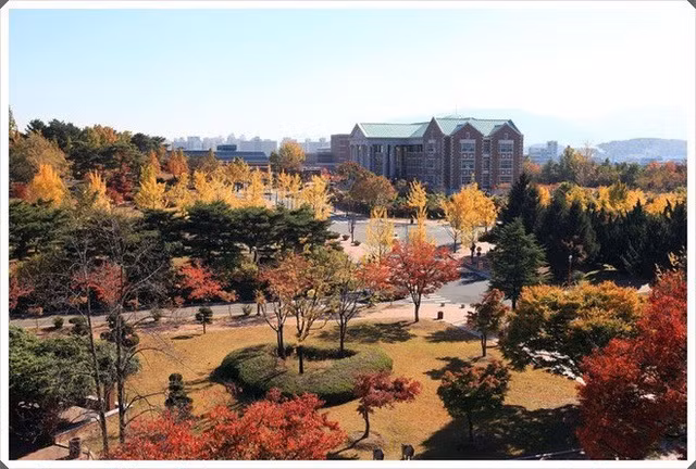 Ngôi trường lọt top đẹp nhất thế giới góp mặt trong hơn 100 bộ phim nổi tiếng