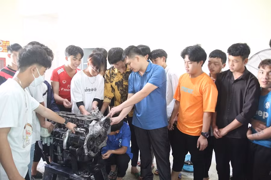 Lớp Công nghệ ô tô trường Cao đẳng cộng đồng Lai Châu.