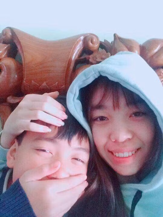 Sinh nhật chị gái, em trai đưa mảnh giấy làm quà - nội dung bên trong trở thành câu chuyện 10 nghìn like - Ảnh 1.