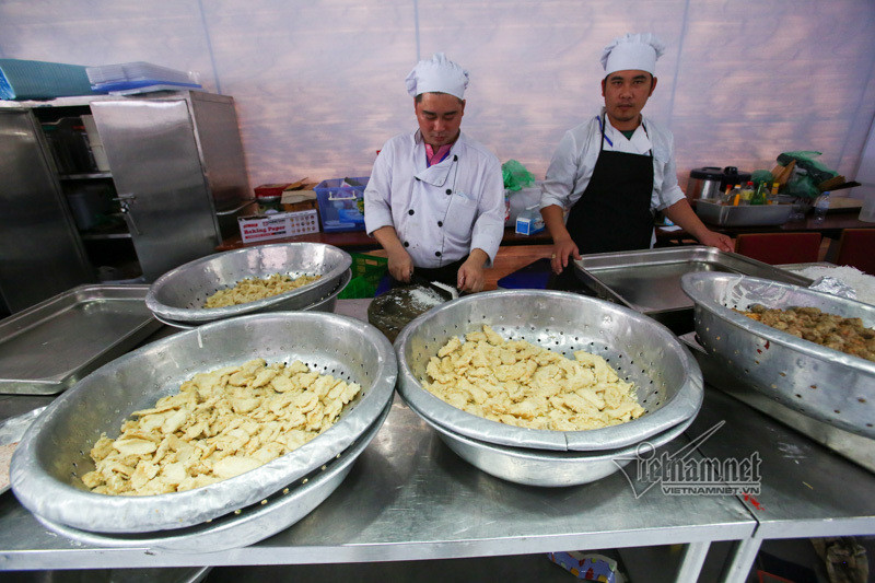 Chuyện chưa kể nơi bếp ăn đại bản doanh 3.000 người ở Thượng đỉnh Mỹ-Triều ảnh 3 Chuyện chưa kể nơi bếp ăn đại bản doanh 3.000 người ở Thượng đỉnh Mỹ-Triều