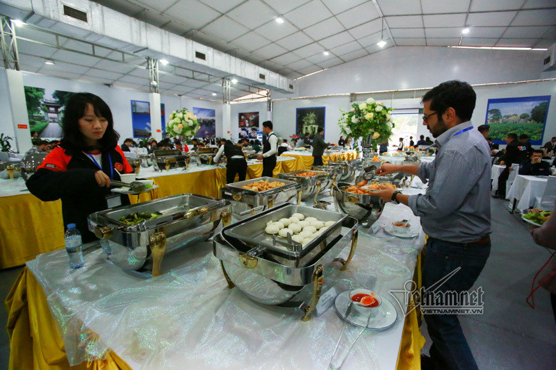 Chuyện chưa kể nơi bếp ăn đại bản doanh 3.000 người ở Thượng đỉnh Mỹ-Triều ảnh 7 Chuyện chưa kể nơi bếp ăn đại bản doanh 3.000 người ở Thượng đỉnh Mỹ-Triều