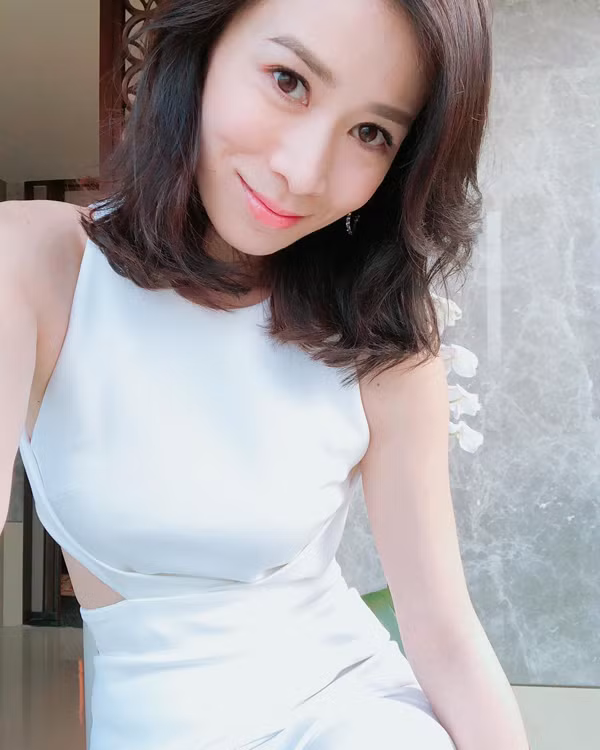 Chính nhờ thói quen đơn giản này mà mỹ nhân 43 tuổi có làn da căng mịn, không tỳ vết, được xưng tụng là người đẹp lão hóa ngược.