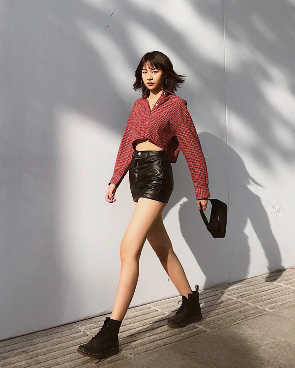 Trên đường đua phong cách street style của sao Việt không thể thiếu Phí Phương Anh. Người mẫu luôn thể hiện tinh thần ăn mặc hợp mùa, hợp mốt qua cách mix - match trang phục. Trên đường đua phong cách street style của sao Việt không thể thiếu Phí Phương Anh. Người mẫu thể hiện tinh thần ăn mặc hợp mùa, hợp mốt qua cách mix - match trang phục.