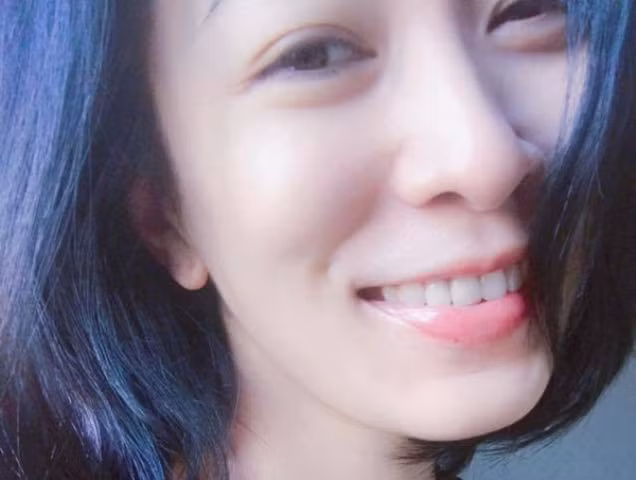 43 tuổi, Xa Thi Mạn tự tin khoe làn da "lão hóa ngược" nhờ bí quyết đơn giản