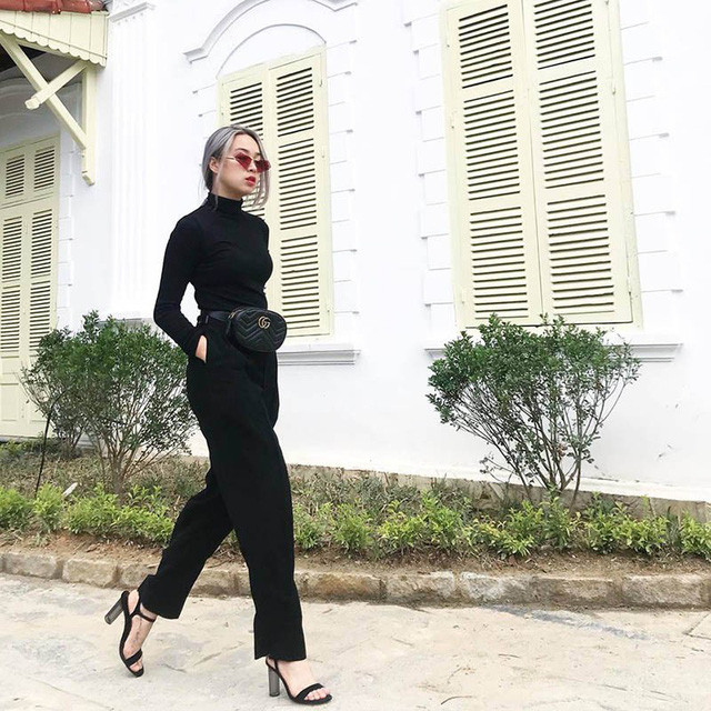 Hot girl xứ Huế 25 tuổi, mê xe phân khối lớn, sở hữu 20 cửa hàng ảnh 6 Cô gái sinh năm 1993 có niềm đam mê với xe phân khối lớn, cô bộc bạch: “Vì đam mê nên Thương luôn nỗ lực kiếm tiền để “rước” các em ấy về, chiếc đầu tiên Thương mua vào năm 2014. Thương cũng đổi khá nhiều xe rồi, hiện tại Thương sở hữu 1 căn nhà, 2 mô tô và 3 xe ô tô”.