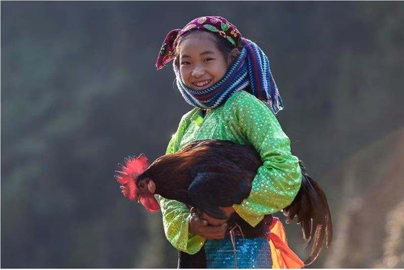 Triển lãm chợ phiên Đồng Văn quy tụ 60 bức ảnh độc đáo về văn hoá vùng cao Hà Giang.