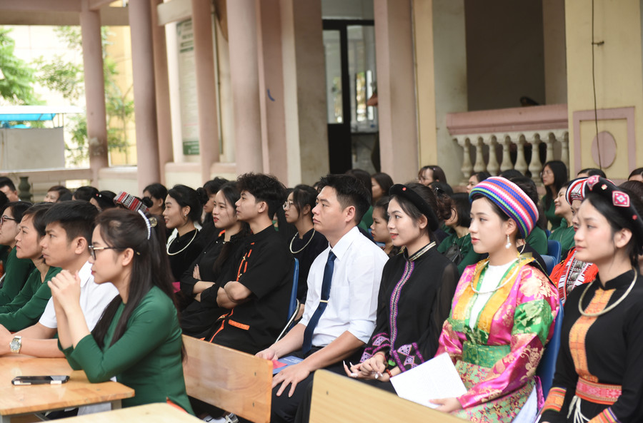 Học sinh trường PT Vùng Cao Việt Bắc được kết nạp đảng trong tháng 5 năm 2024. Học sinh trường PT Vùng Cao Việt Bắc được kết nạp đảng trong tháng 5 năm 2024.