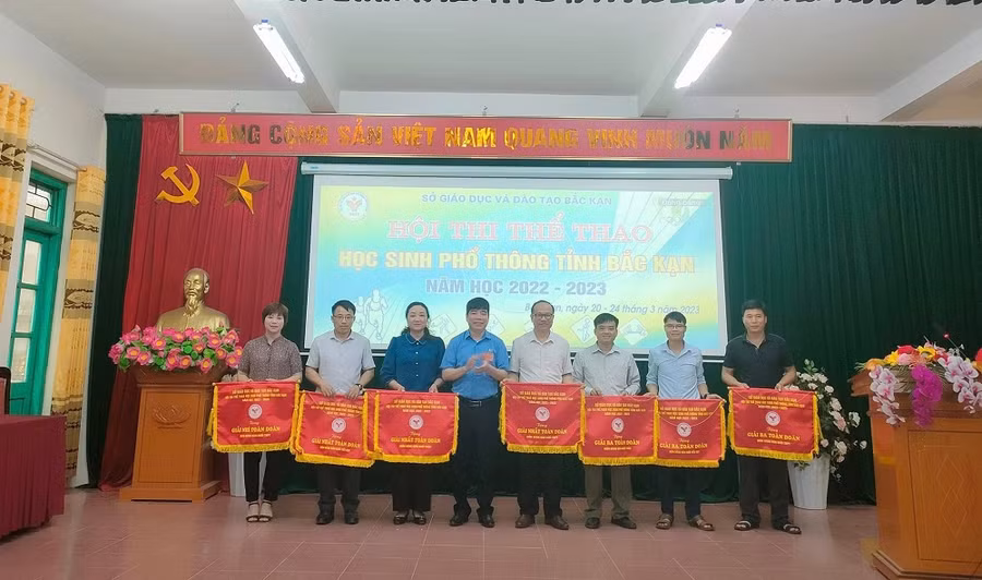 Phòng GD TP Bắc Kạn đoạt giải Nhất tại hội thi thể thao học sinh