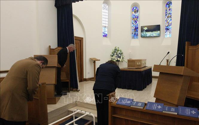 Hoàn thành tiếp nhận và hồi hương thi thể 39 nạn nhân tử vong tại Anh ảnh 3 Chú thích ảnh