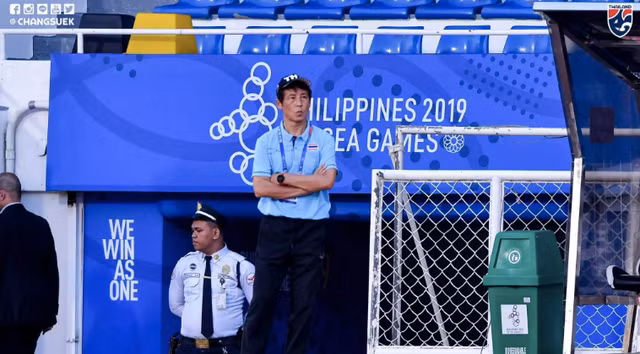 Vị HLV người Nhật Bản và đội U22 đất Chùa Vàng đứng trước nguy cơ bị loại ngay sau trận đầu.