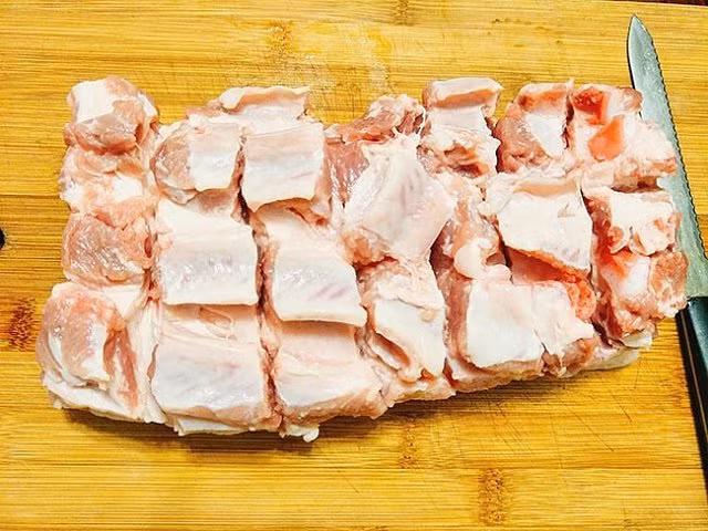 Bật mí bí quyết làm thịt quay giòn tan, thơm nức mũi - Hình 3