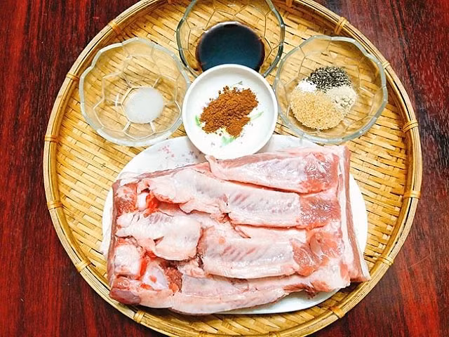 Bật mí bí quyết làm thịt quay giòn tan, thơm nức mũi - Hình 2