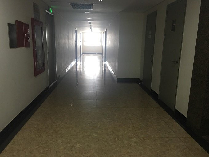 {title} Gặp chó trong thang máy, cháu bé 2 tuổi khóc thét