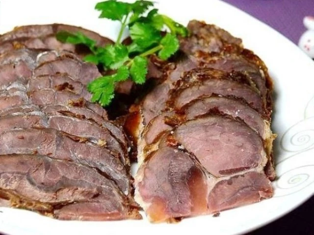 Cách làm bắp bò luộc ngũ vị thơm ngon ngày nóng