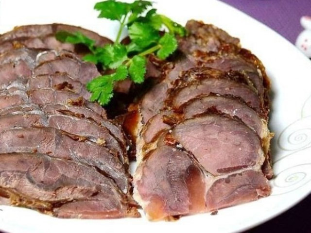 Cách làm bắp bò luộc ngũ vị thơm ngon ngày nóng
