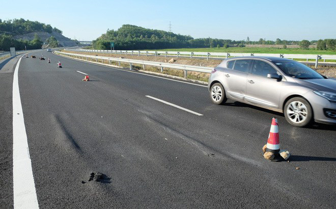 cao tốc đà nẵng-quảng ngãi tiếp tục hằn lún, bộ gtvt chỉ đạo "nóng" hình 1 cao toc da nang-quang ngai tiep tuc han lun, bo gtvt chi dao "nong" hinh 1