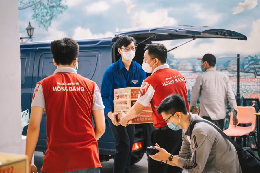 Hoạt động thiện nguyện, vì cộng đồng được Đoàn trường HIU phát động thu hút sự tham gia của sinh viên.