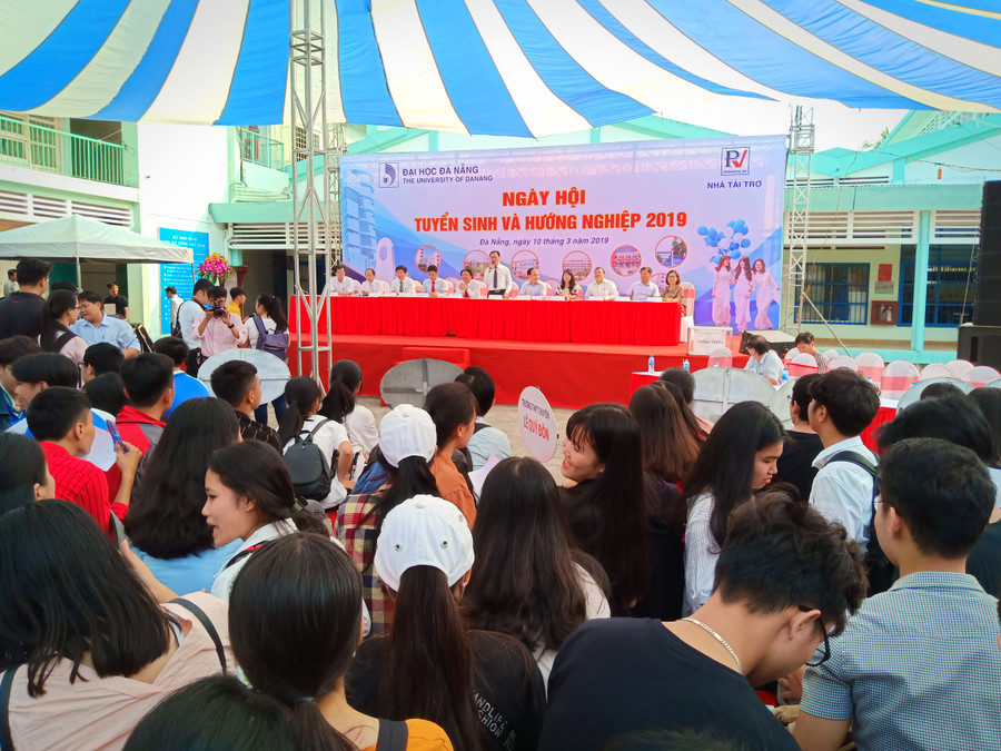 Ngày Hội tuyển sinh, hướng nghiệp 2019. Ngày Hội tuyển sinh, hướng nghiệp 2019.