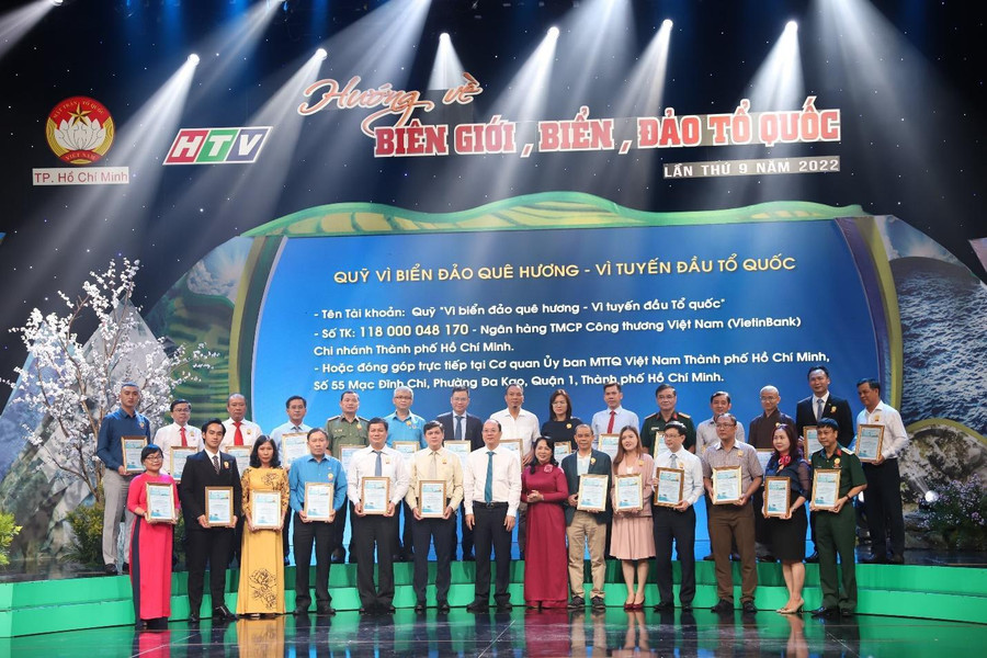 Các doanh nghiệp chung tay ủng hộ quỹ “Vì biển đảo quê hương – Vì tuyến đầu Tổ quốc” Các doanh nghiệp chung tay ủng hộ quỹ “Vì biển đảo quê hương – Vì tuyến đầu Tổ quốc”