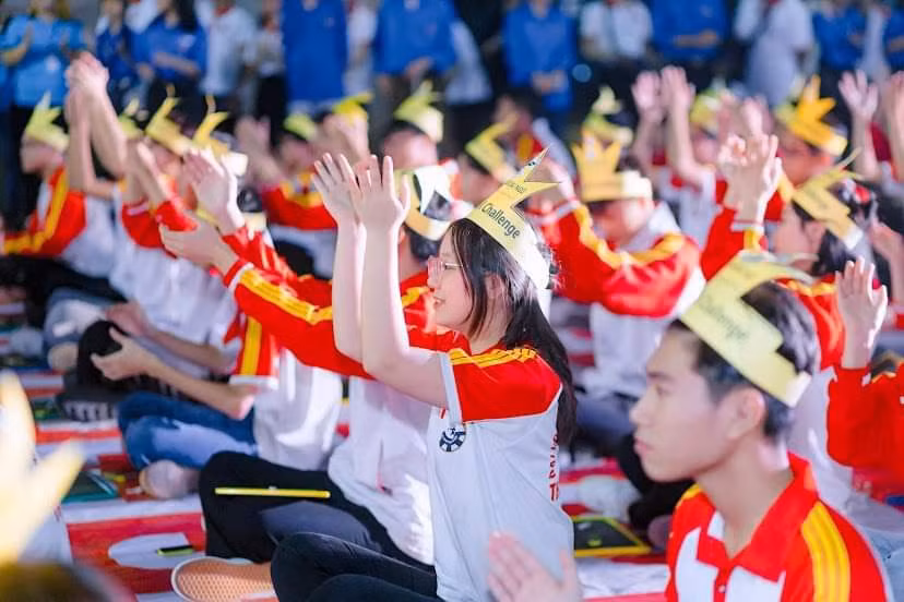 Năm 2023, Nguyệt đã xuất sắc đoạt Giải Ba Olympic Toán học Sinh viên toàn quốc và Giải Ba Olympic Vật lý Sinh viên toàn quốc.