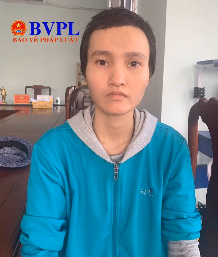 Lê Ngọc Phương Thảo là bị can đầu tiên khai nhận hành vi giết người. Lê Ngọc Phương Thảo là bị can đầu tiên khai nhận hành vi giết người.
