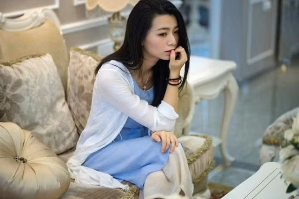 Chỉ vì 1 câu hỏi quen thuộc mà vợ phát hiện ra dấu hiệu chồng phản bội, cô liền ra tay chặn ngay mối hiểm họa - Ảnh 1.