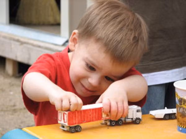 Tự kỷ, trẻ tự kỷ, dấu hiệu trẻ tự kỷ