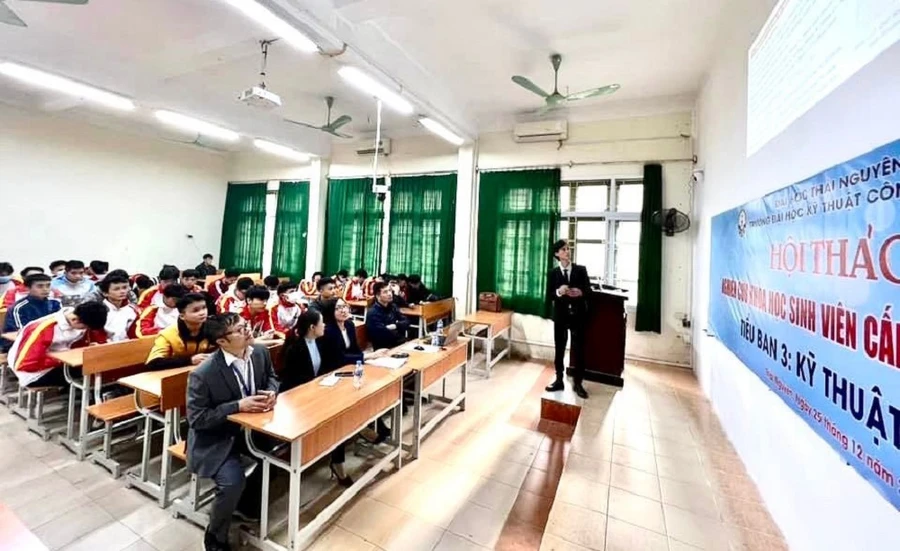 Hội thảo nghiên cứu khoa học sinh viên năm 2022.