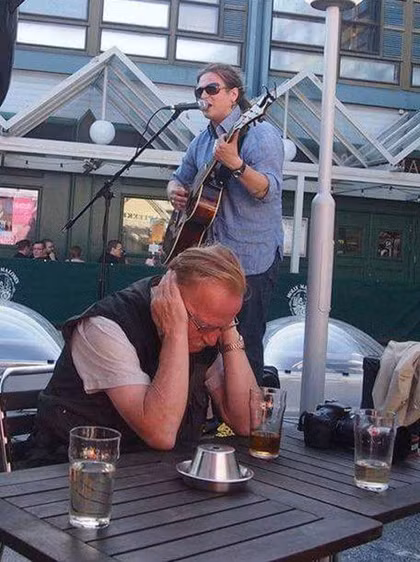  Đâu phải lúc nào âm nhạc cũng mang đến sự thư giãn.