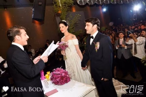 Giới trẻ Argentina trả tiền để được làm đám cưới giả ảnh 1