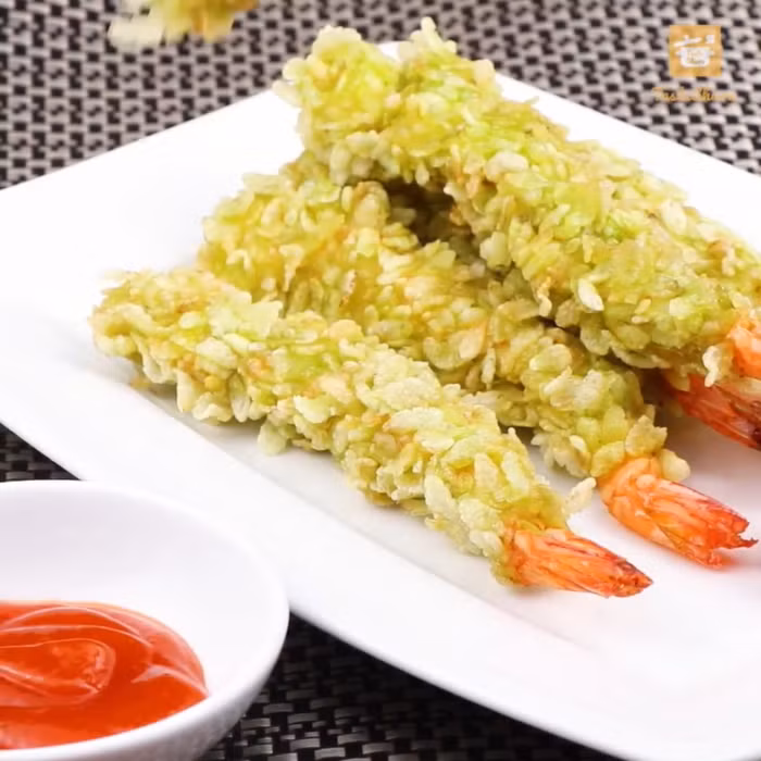Bốn bước thực hiện món tôm tẩm cốm chiên giòn tại nhà cực dễ