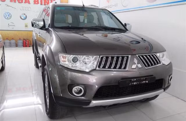 Khách hàng mua xe ô tô cũ rất dễ bị lầm nếu dân buôn cố tình “bùa” xe.