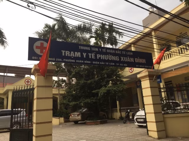 Các trạm y tế xã phường trên địa bàn Hà Nội đều bố trí lịch tiêm chủng hàng tuần đảm bảo cho trẻ trong độ tuổi tiêm chủng được tiêm theo đúng kế hoạch