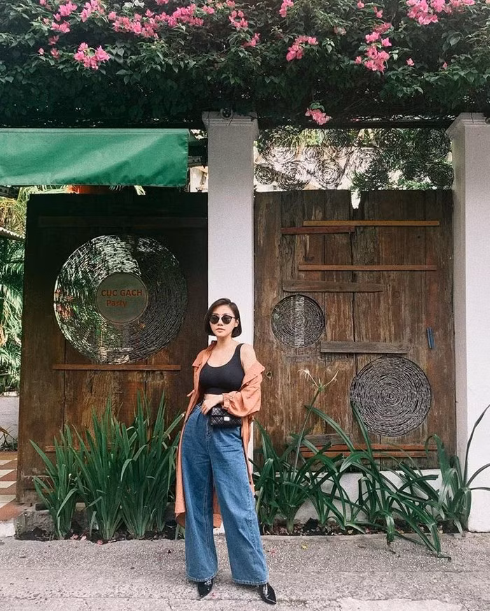 Học cách phối trang phục cổ điển và hiện đại của dàn mỹ nhân Việt ảnh 6