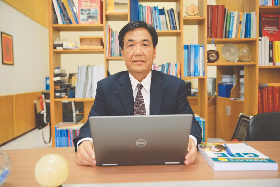  GS Nguyễn Trọng Hoài.
