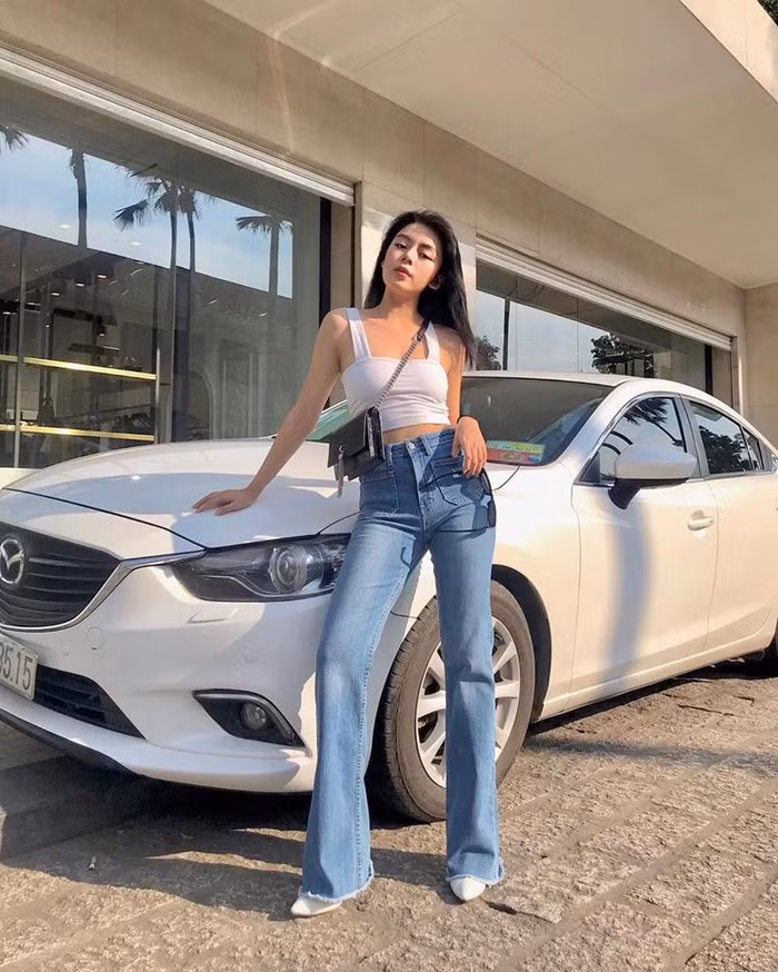 Học cách phối trang phục cổ điển và hiện đại của dàn mỹ nhân Việt ảnh 4