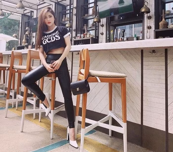 Học cách phối trang phục cổ điển và hiện đại của dàn mỹ nhân Việt