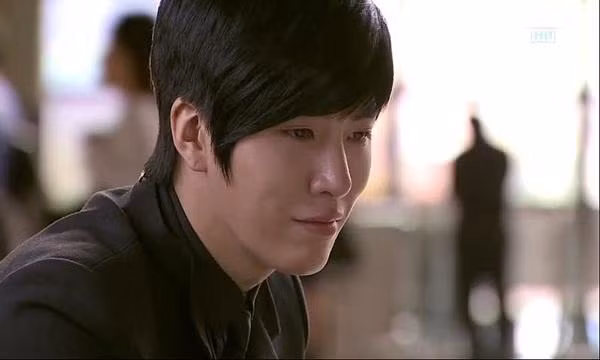 dien bien bat ngo khi co dau moi dan dung "dau hieu trinh tiet" sau dem tan hon hinh anh 1