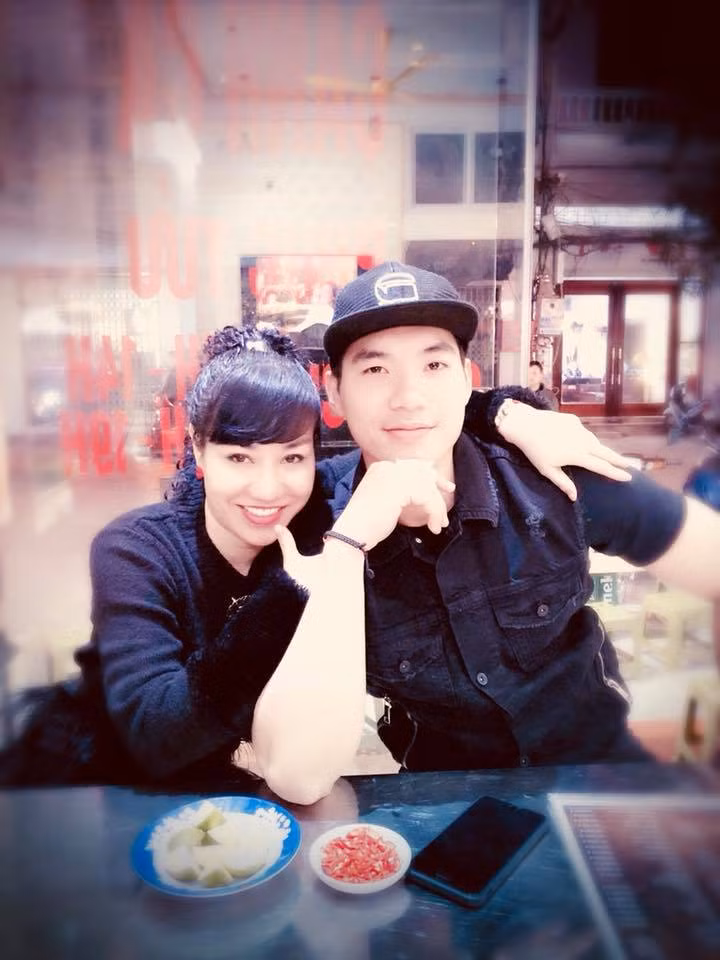 Những thông tin cực kỳ hiếm hoi về nữ doanh nhân vừa trở thành vợ Á vương Trương Nam Thành lớn hơn chồng 15 tuổi-13